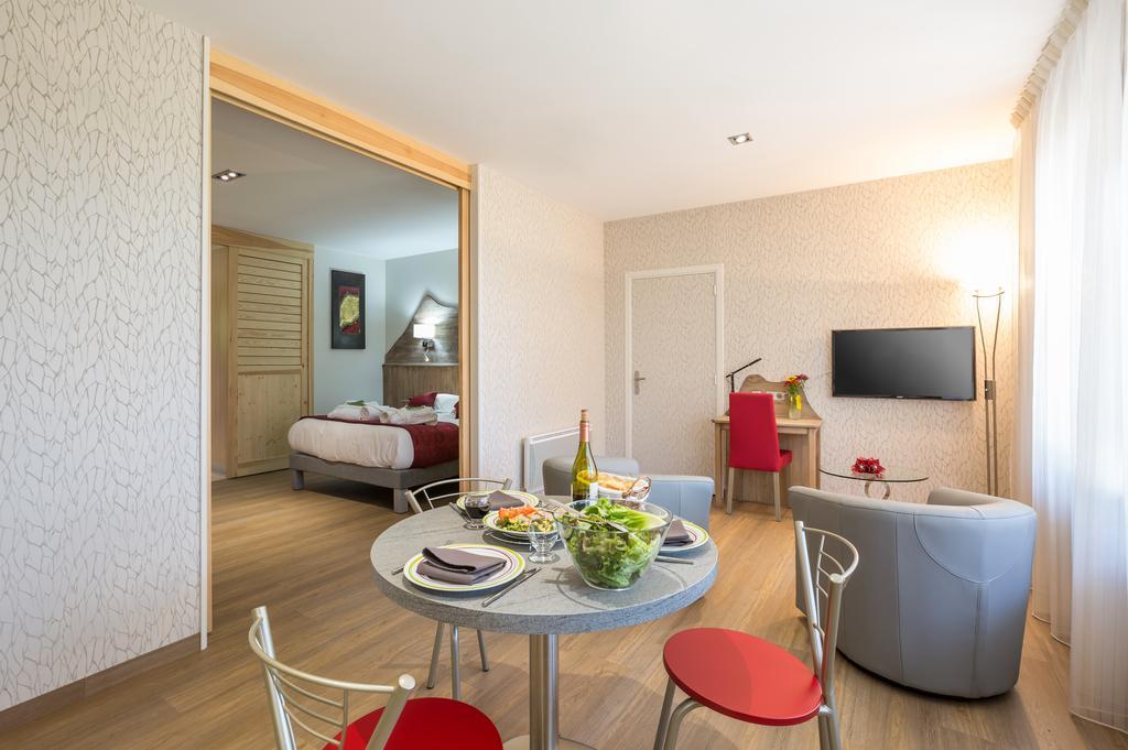 Logis Hotel Le Relais Du Bois Vialotte Le Chambon-sur-Lignon Eksteriør billede
