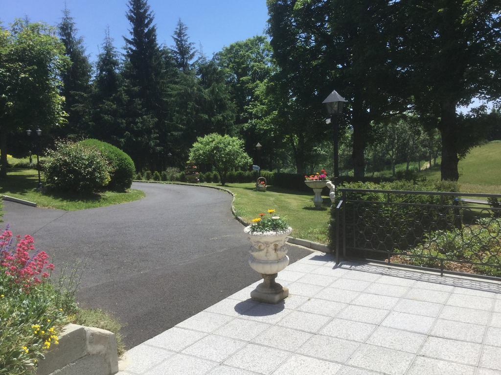Logis Hotel Le Relais Du Bois Vialotte Le Chambon-sur-Lignon Eksteriør billede